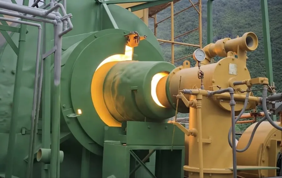 Compactadora tándem sellando la carpeta asfáltica recién colocada